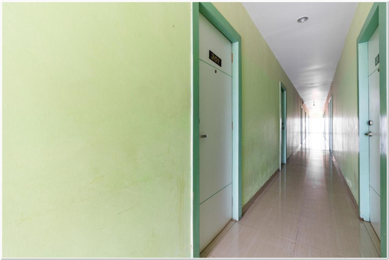 RedDoorz Plus @ Hertasning Area Makasar Zewnętrze zdjęcie
