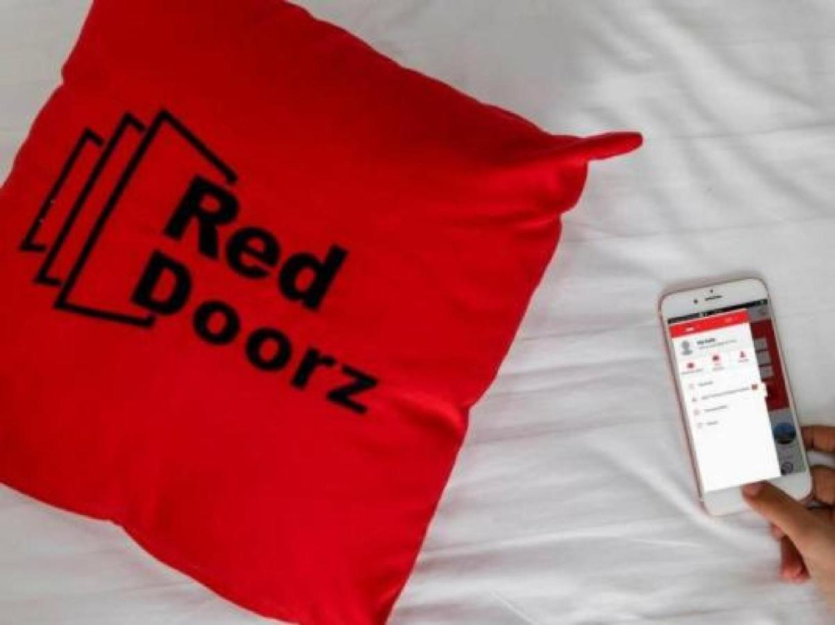 RedDoorz Plus @ Hertasning Area Makasar Zewnętrze zdjęcie