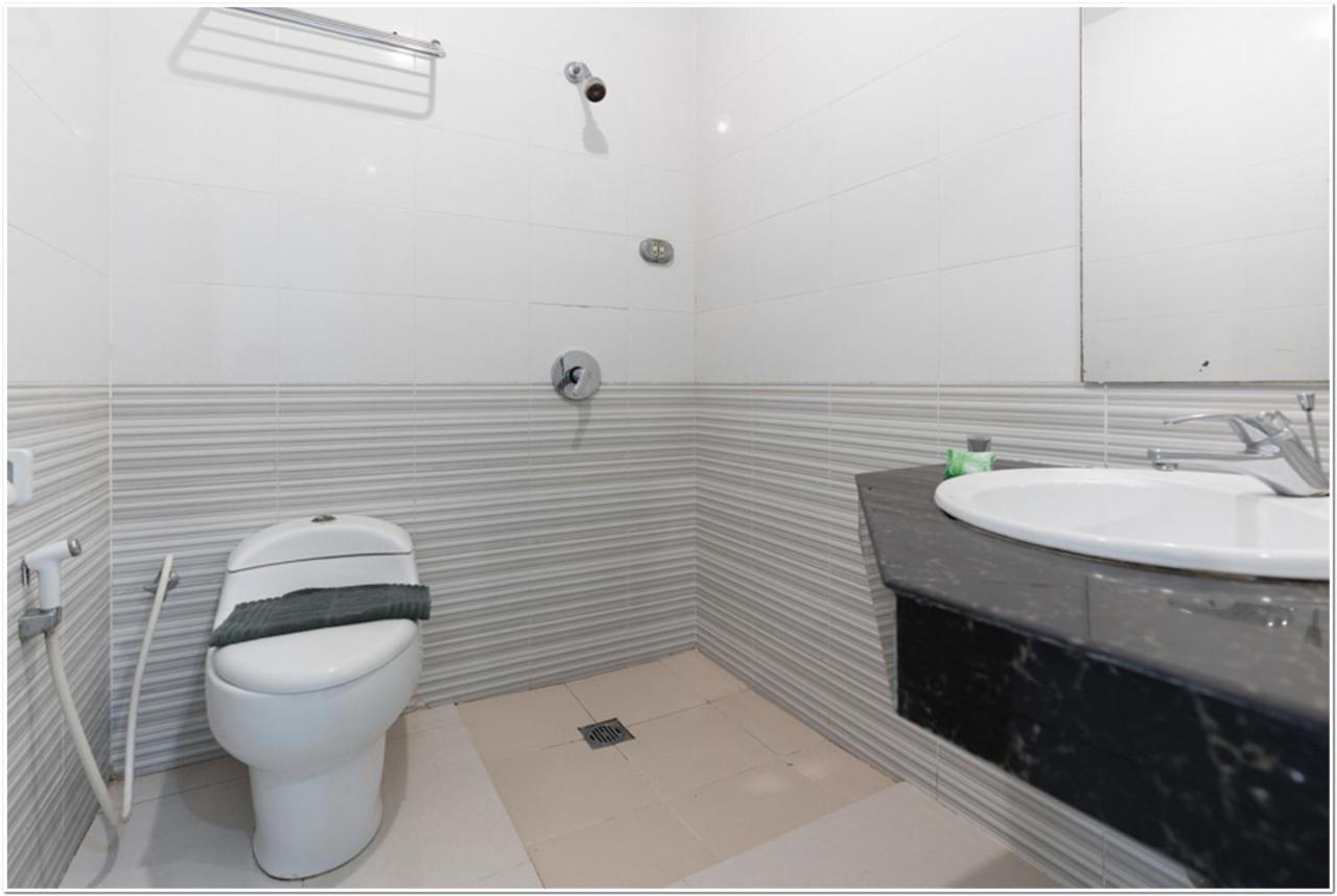 RedDoorz Plus @ Hertasning Area Makasar Zewnętrze zdjęcie